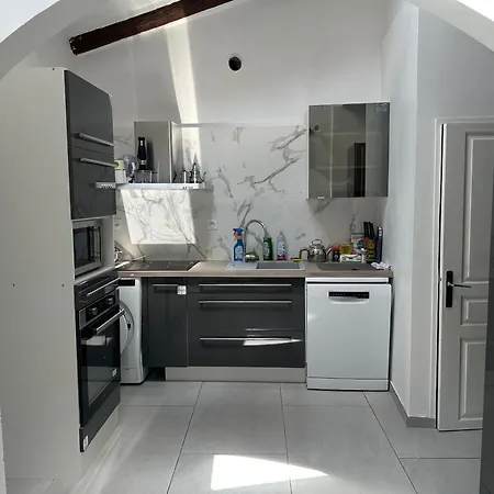 Centre En Face Du Port