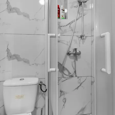 Apartment Au Centre De En Face Du Port - Climatise Cannes