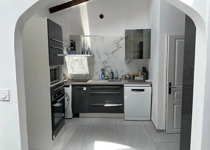 Vente En Face Du Port